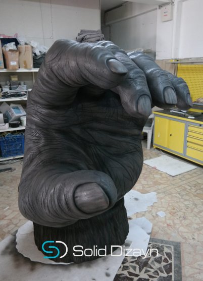  POLYESTER KİNK KONG ELİ HEYKELİ