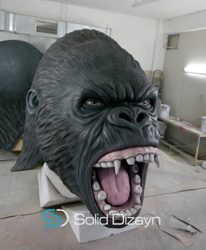 STRAFOR KİNG KONG HEYKELİ